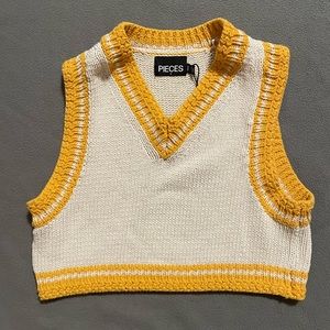 White and yellow cropped sweater vest